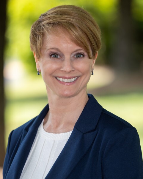 Amee L. Earl photo